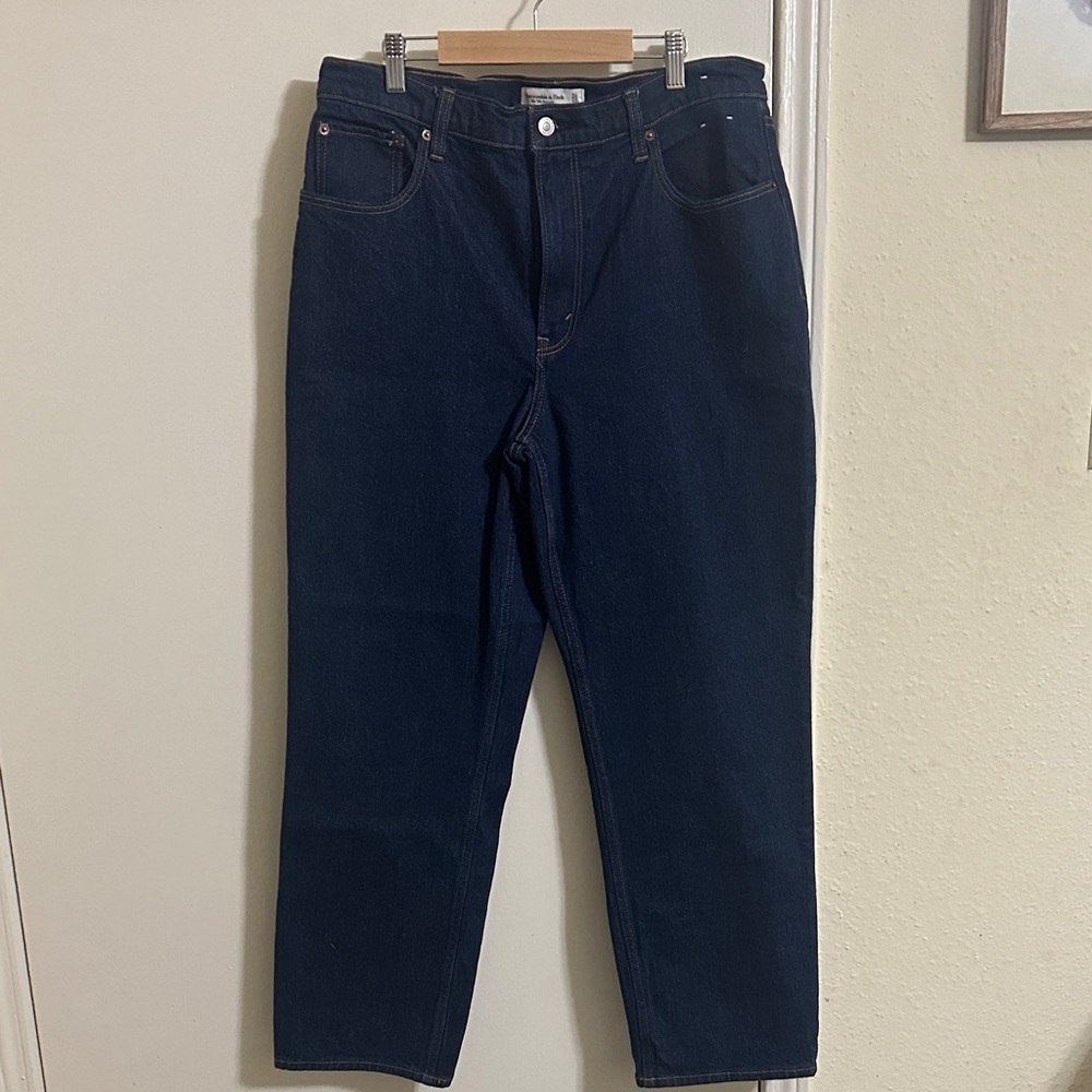 EUC Abercrombie & Fitch 90s Straight Ultra High Rise Dark‎ Blue Jeans